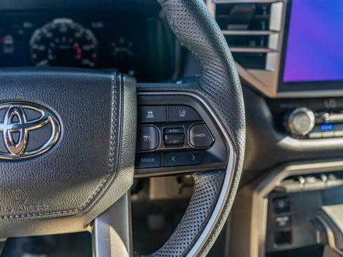 Certified 2025 Toyota Tundra Limited AWD/4WD image 26