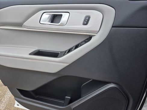 New 2026 Ford Explorer Active AWD/4WD image 13