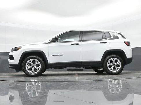 Used 2025 Jeep Compass Sport w/ Mopar Graphics Package AWD/4WD image 43