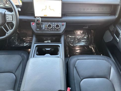 Used 2024 Land Rover Defender 130 Outbound image 17