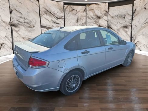 Used 2010 Ford Focus SE image 6