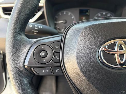 Used 2025 Toyota Corolla LE w/ LE Premium Package image 27