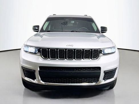 Used 2022 Jeep Grand Cherokee L Limited image 2