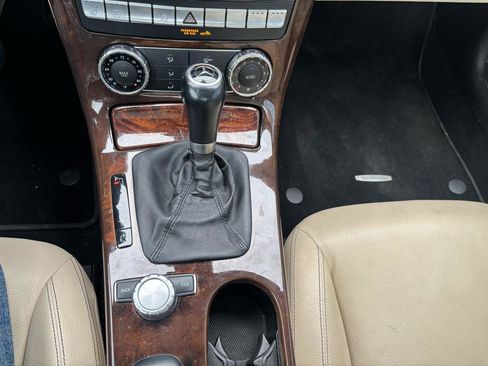 Used 2013 Mercedes-Benz SLK 250 image 13