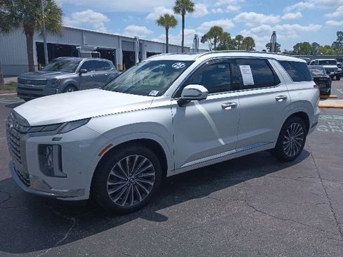 Used 2023 Hyundai Palisade Calligraphy AWD/4WD image 2