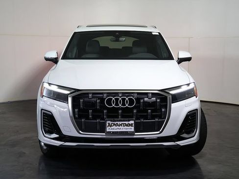 Used 2025 Audi Q7 3.0T Premium Plus w/ Premium Plus Package AWD/4WD image 9