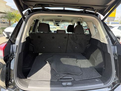 Used 2025 Nissan Rogue SV FWD image 33