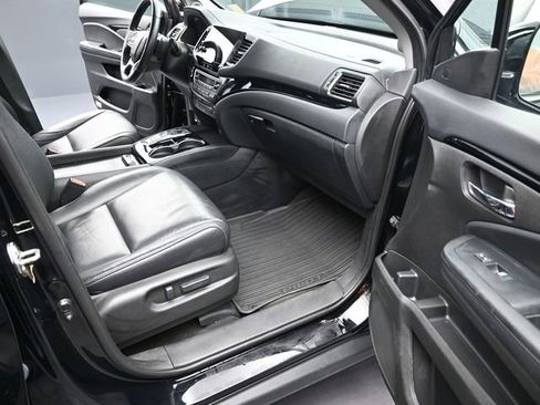 Used 2020 Honda Pilot Touring image 18