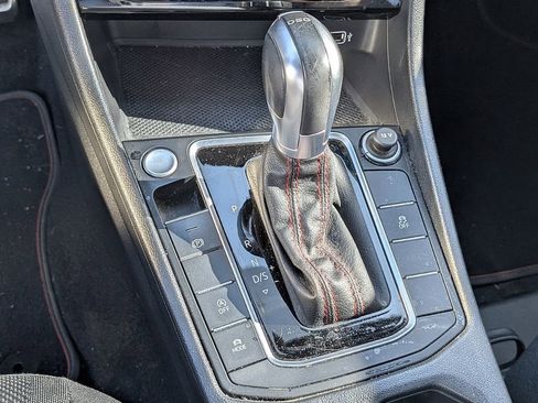Used 2019 Volkswagen Jetta GLI image 18