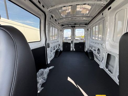 New 2025 Ford Transit 250 148 Medium Roof image 33