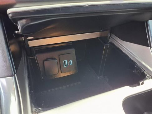 Used 2020 Ford Explorer Limited w/ Class III Trailer Tow Package image 10