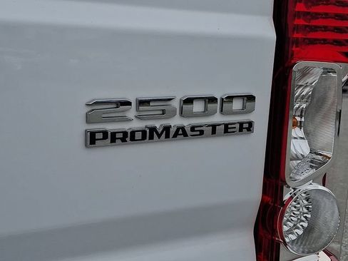 Used 2025 RAM ProMaster 2500 w/ Convenience Group FWD image 30