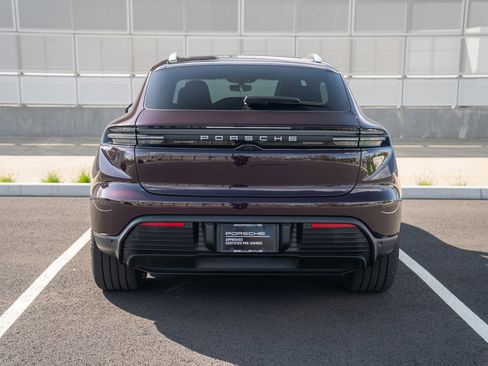 Certified 2025 Porsche Macan 4 Electric AWD/4WD image 7