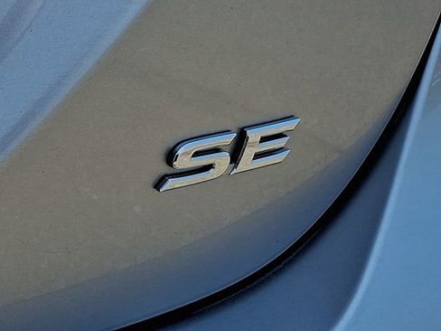 Used 2024 Toyota Camry SE FWD image 31
