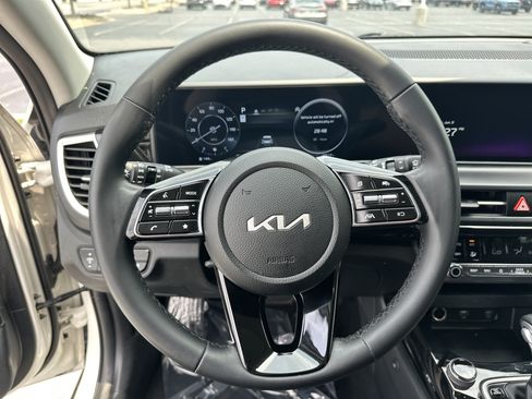 Used 2024 Kia Seltos S FWD image 18