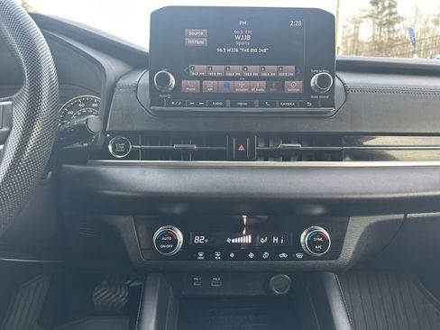 Used 2022 Mitsubishi Outlander ES image 17