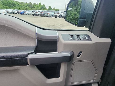 Used 2018 Ford F150 XLT w/ Equipment Group 302A Luxury AWD/4WD image 14