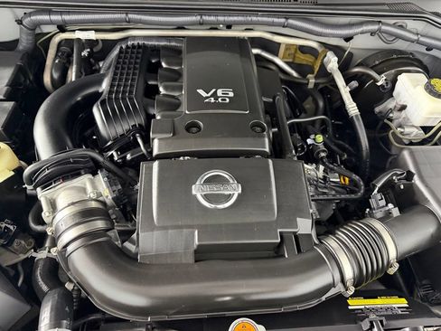 Used 2018 Nissan Frontier PRO-4X AWD/4WD image 38