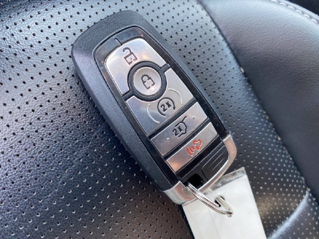 Used 2024 Ford Escape Platinum AWD/4WD image 25
