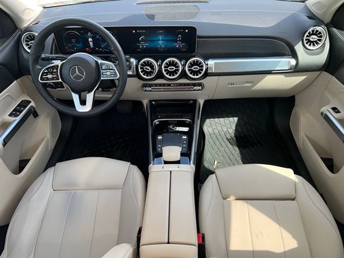 Used 2021 Mercedes-Benz GLB 250 4MATIC image 18