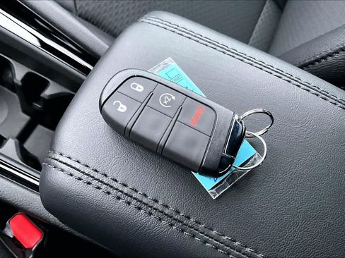 New 2026 Jeep Compass Latitude image 20