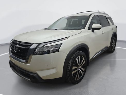 Used 2024 Nissan Pathfinder Platinum w/ Cargo Package FWD image 8
