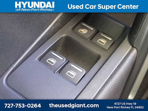 Used 2013 Volkswagen Beetle 2.5 FWD image 22