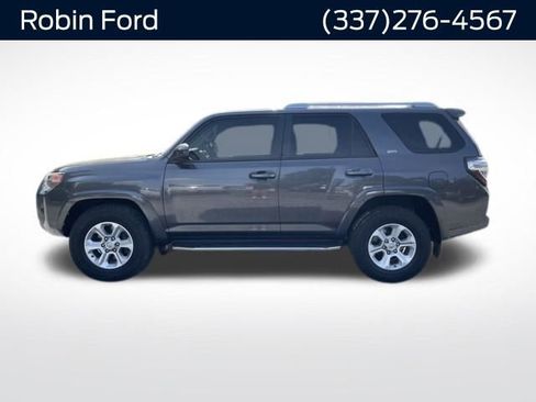 Used 2017 Toyota 4Runner SR5 RWD image 2