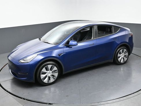 Used 2021 Tesla Model Y Long Range image 44