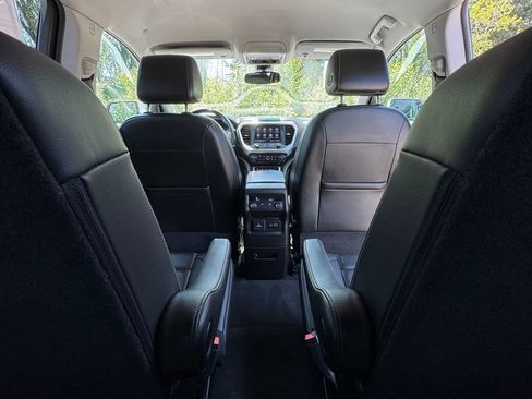 Used 2023 GMC Acadia SLT AWD/4WD image 30