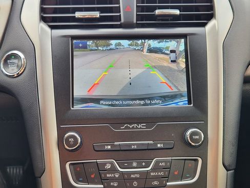 Used 2020 Ford Fusion SEL image 17