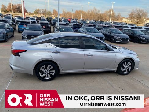 Used 2024 Nissan Altima 2.5 S image 6