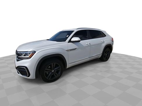 Used 2021 Volkswagen Atlas Cross Sport SE w/ Panoramic Sunroof Package FWD image 4
