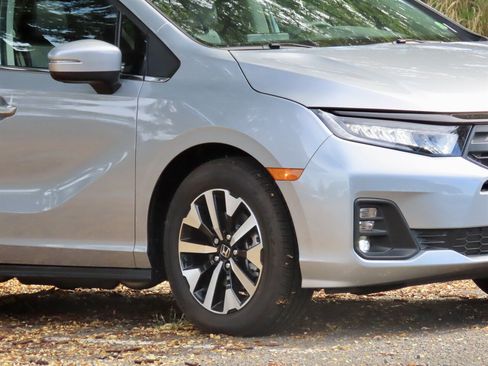 Used 2025 Honda Odyssey EX-L image 4
