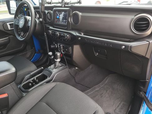 Used 2023 Jeep Wrangler Unlimited Sport AWD/4WD image 14