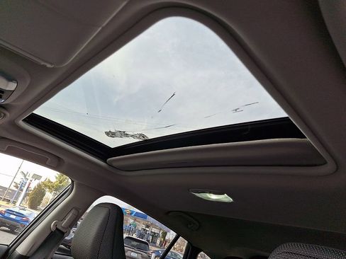 Used 2024 Subaru Crosstrek 2.0i Premium image 16