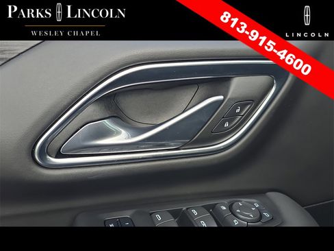 Used 2024 GMC Yukon SLT w/ SLT Luxury Package image 19