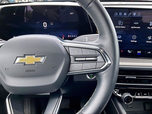 Used 2026 Chevrolet Traverse LT AWD/4WD image 19