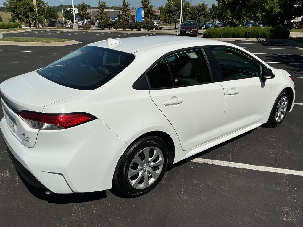 Used 2025 Toyota Corolla LE FWD image 14