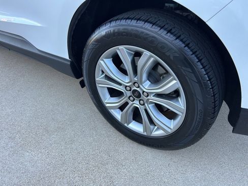 Used 2024 Ford Edge Titanium image 10