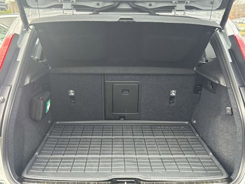 Certified 2024 Volvo XC40 B5 Plus w/ Protection Package Premier image 25