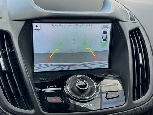 Used 2019 Ford Escape Titanium image 10