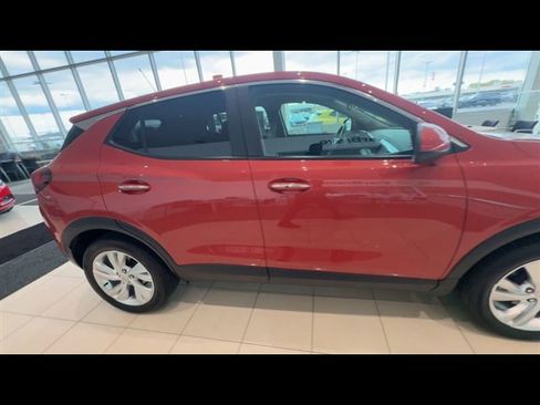 Certified 2024 Buick Encore GX Preferred w/ Comfort Package FWD image 9