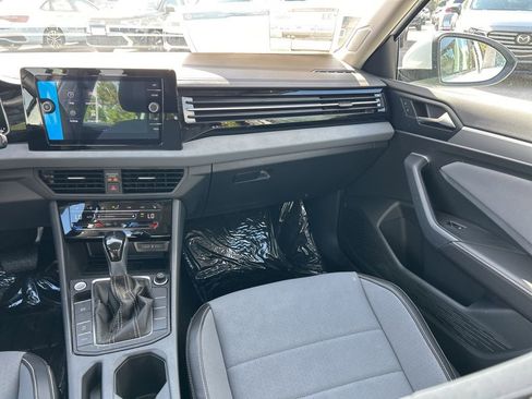 New 2026 Volkswagen Jetta SE image 11