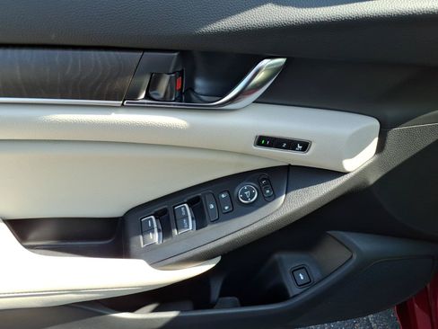 Used 2019 Honda Accord EX-L image 14