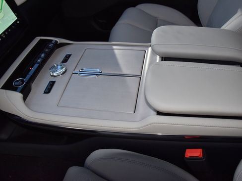 New 2025 Lincoln Navigator Reserve image 35