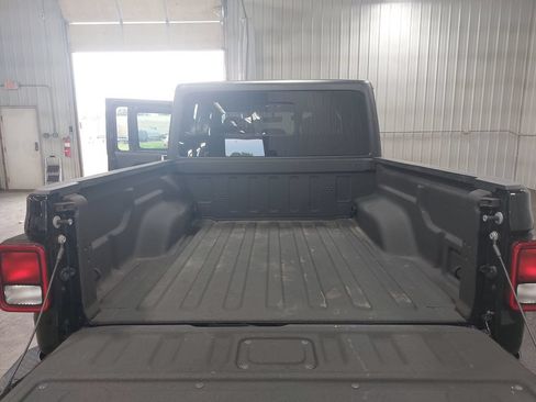 Used 2022 Jeep Gladiator Sport AWD/4WD image 12