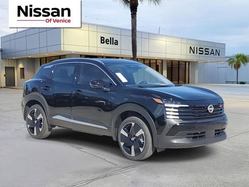 New 2025 Nissan Kicks SR image 1