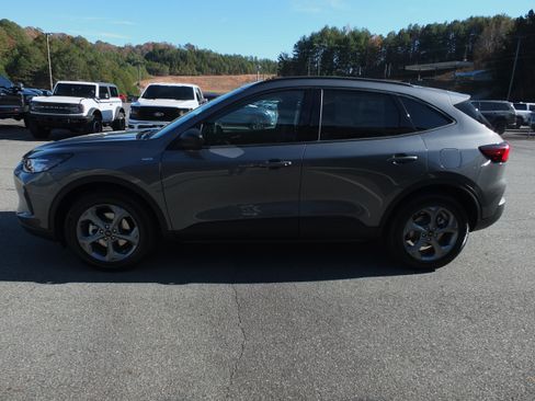 New 2026 Ford Escape ST-Line w/ Tech Pack #1 FWD image 13
