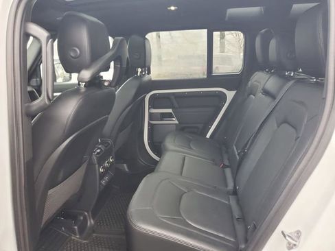 Used 2024 Land Rover Defender 110 S image 27